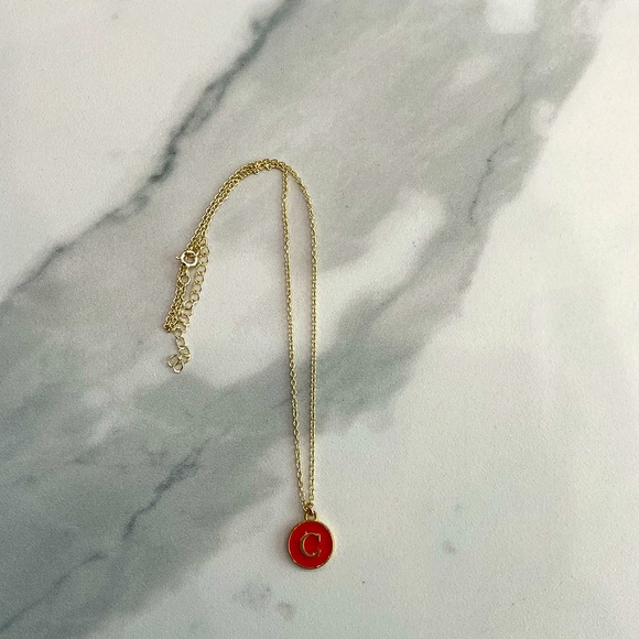 Red initial C necklace - Picture 1 of 2